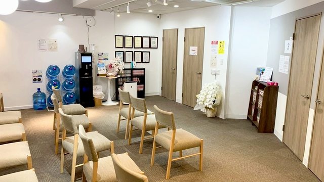 新宿院 待合室